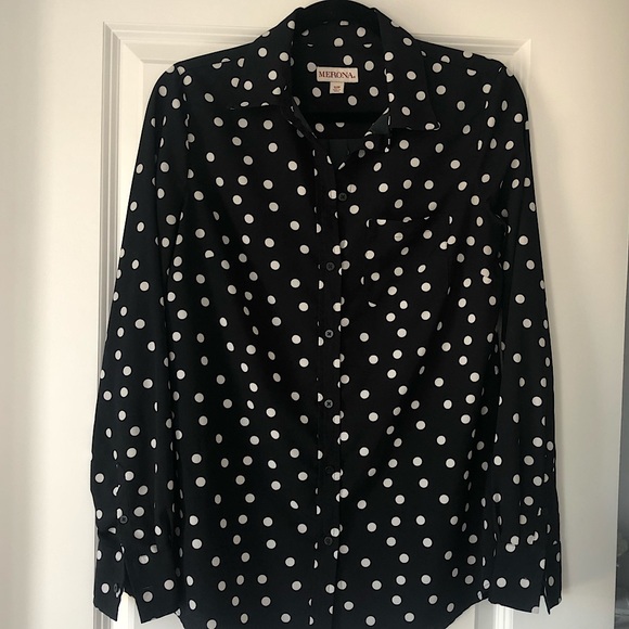 Button up polka dot top - Picture 3 of 11
